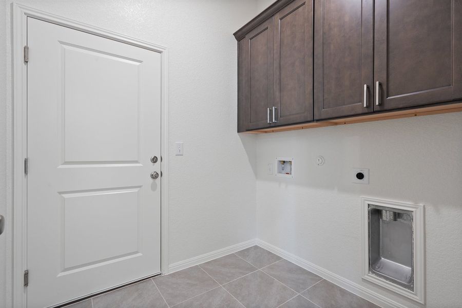 Furnished interior view inside a new home in Loyola, Austin (Image 9).