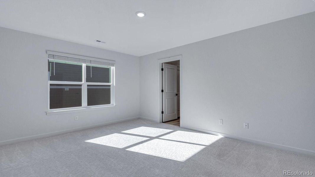 Spacious, unfurnished interior of a new home in Timberleaf, Thornton (Image 32).