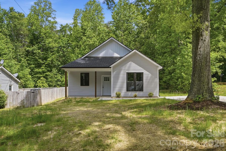 Exterior details and patio area of a home in , Statesville (Image 28).