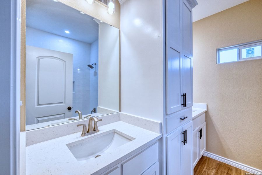 Furnished interior view inside a new home in , Uvalde (Image 5).