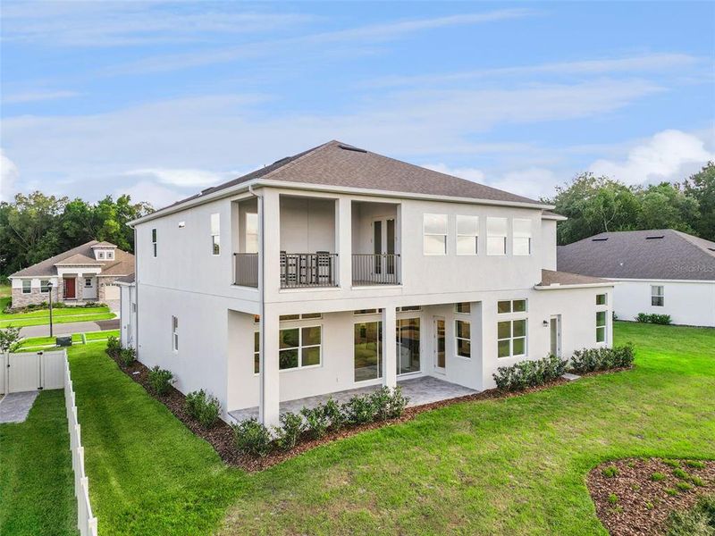 Exterior details and patio area of a home in , Winter Garden (Image 29).