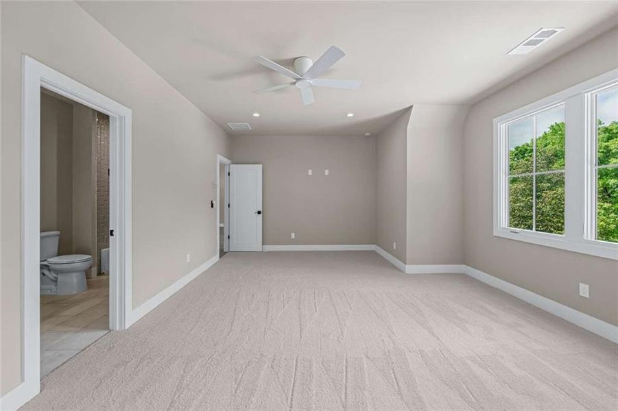 Spacious, unfurnished interior of a new home in , Atlanta (Image 67). Spacious, unfurnished interior of a new home in , Atlanta (Image 67).