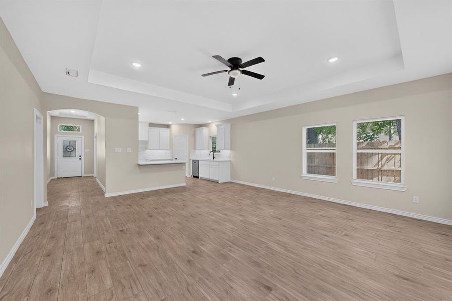 Spacious, unfurnished interior of a new home in , Gainesville (Image 17).