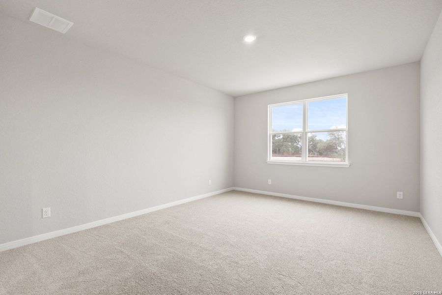 Spacious, unfurnished interior of a new home in Abbott Place, St. Hedwig (Image 14).