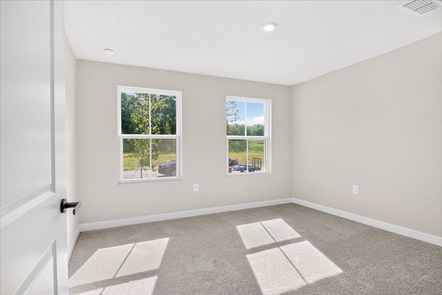Spacious, unfurnished interior of a new home in Waverly Springs, Woodruff (Image 11).
