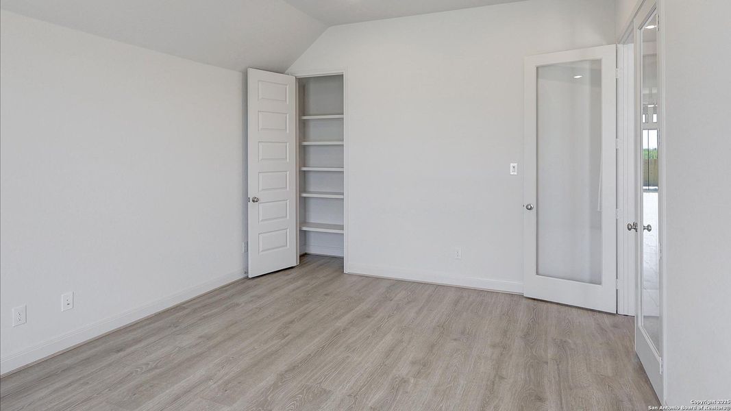 Spacious, unfurnished interior of a new home in Kallison Ranch 60', San Antonio (Image 17).