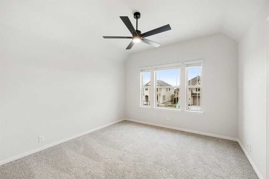 Spacious, unfurnished interior of a new home in Star Ranch, Godley (Image 17).