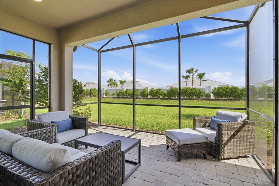 Exterior details and patio area of a home in , Bradenton (Image 22).