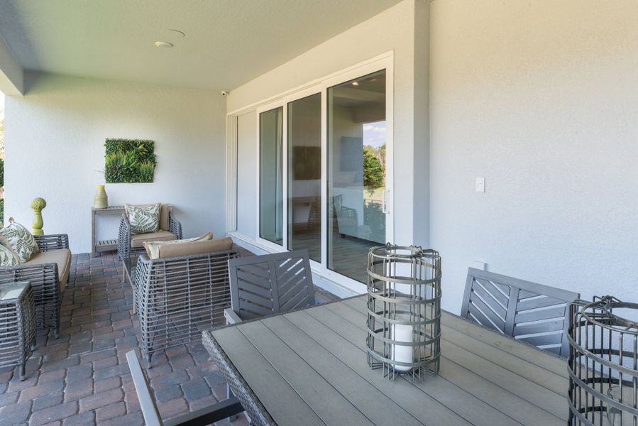 Representative furnished interior of a home built from the Amelia by Taylor Morrison in Tiburon, Nokomis (Image 10).