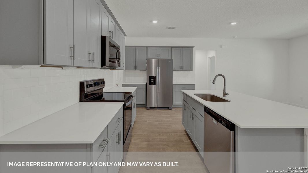 Furnished interior view inside a new home in Sonoma Oaks, Fredericksburg (Image 6).
