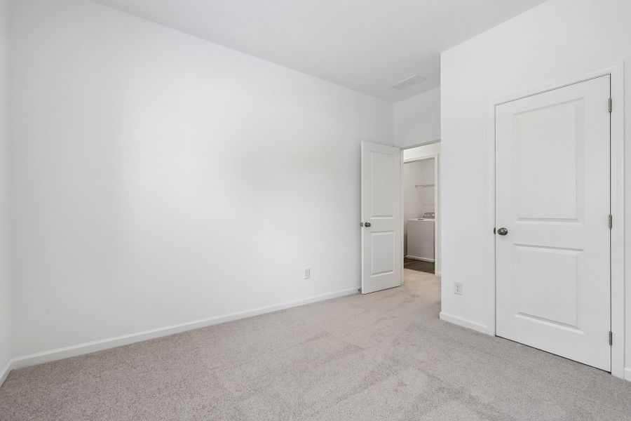 Spacious, unfurnished interior of a new home in Alder Creek, Cumming (Image 20).