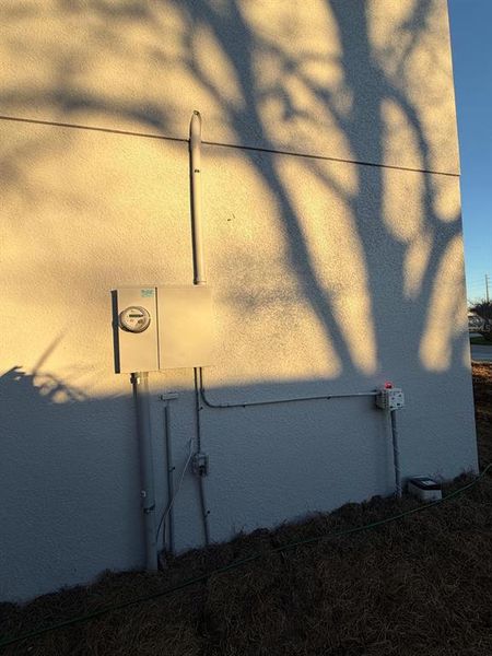 Exterior details and patio area of a home in , Winter Garden (Image 21).