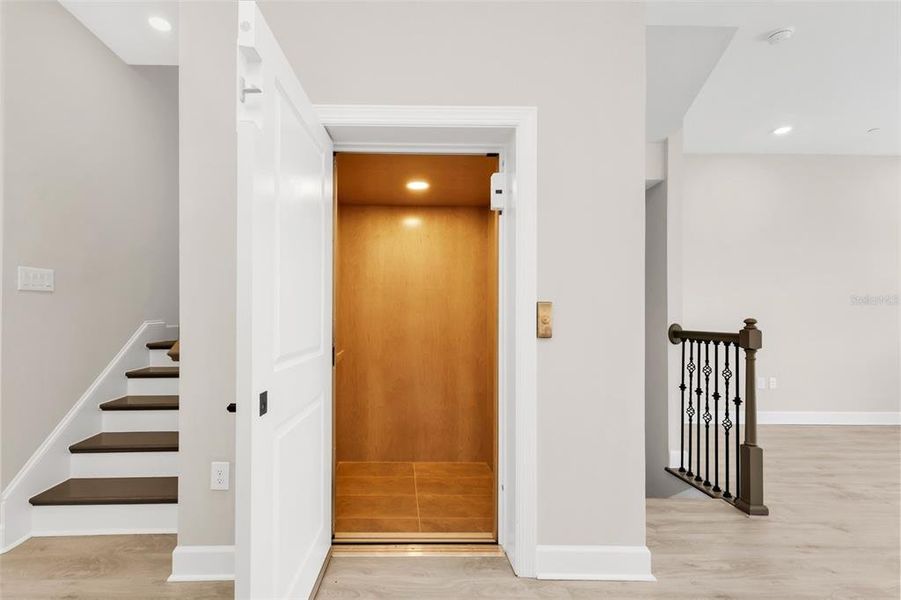 Spacious, unfurnished interior of a new home in , Punta Gorda (Image 41).