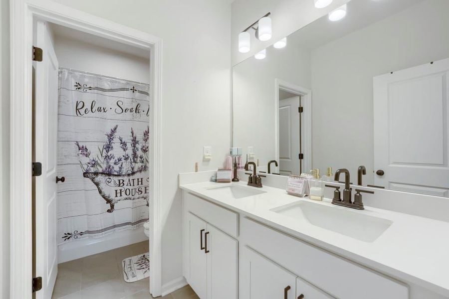 Furnished interior view inside a new home in Pine Mountain Park, Kennesaw (Image 16).