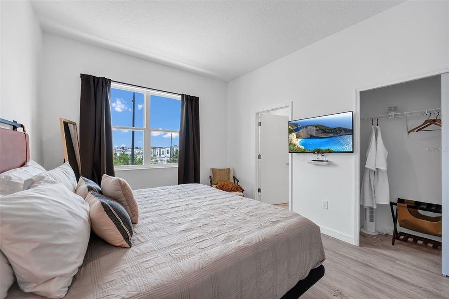 Furnished interior view inside a new home in , Davenport (Image 40).
