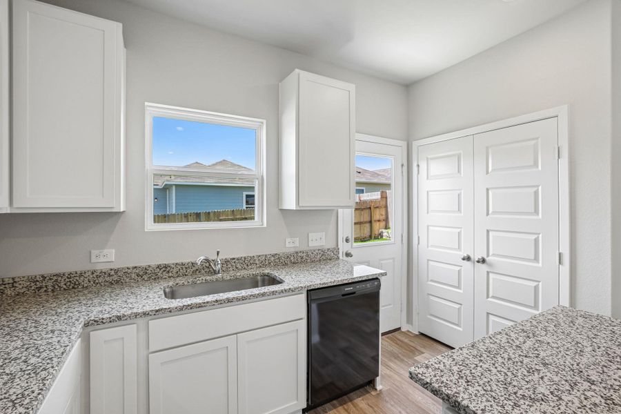Furnished interior view inside a new home in Edgebrooke, Pflugerville (Image 5).