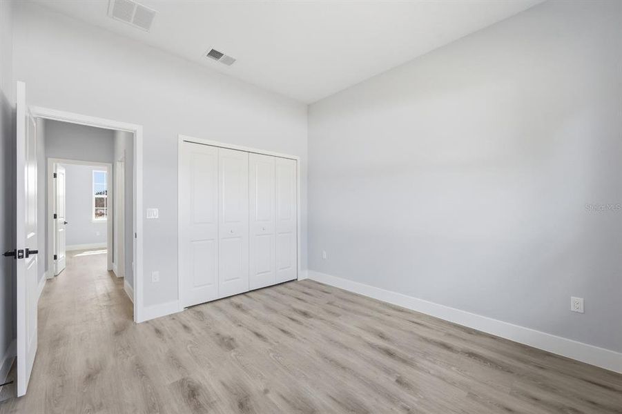 Spacious, unfurnished interior of a new home in , Ocala (Image 19).