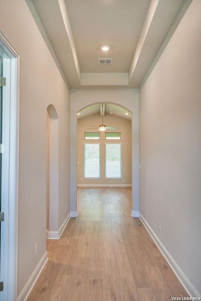 Spacious, unfurnished interior of a new home in Buffalo Crossing, Schertz (Image 10).