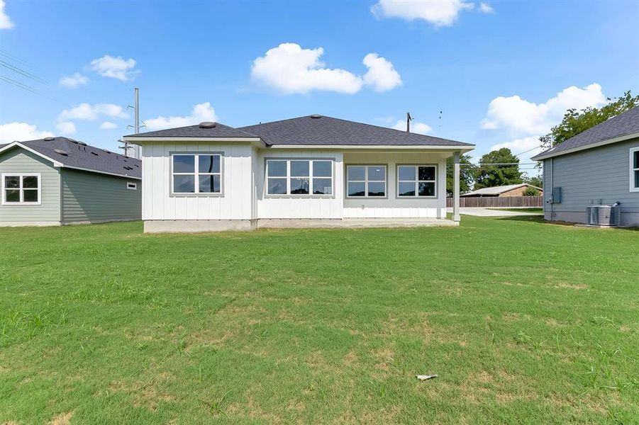 Front exterior of a new home in , Marble Falls, TX, highlighting curb appeal (Image 20).