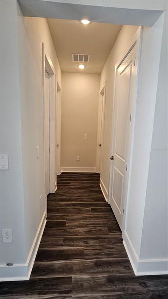 Spacious, unfurnished interior of a new home in , Port Charlotte (Image 18).