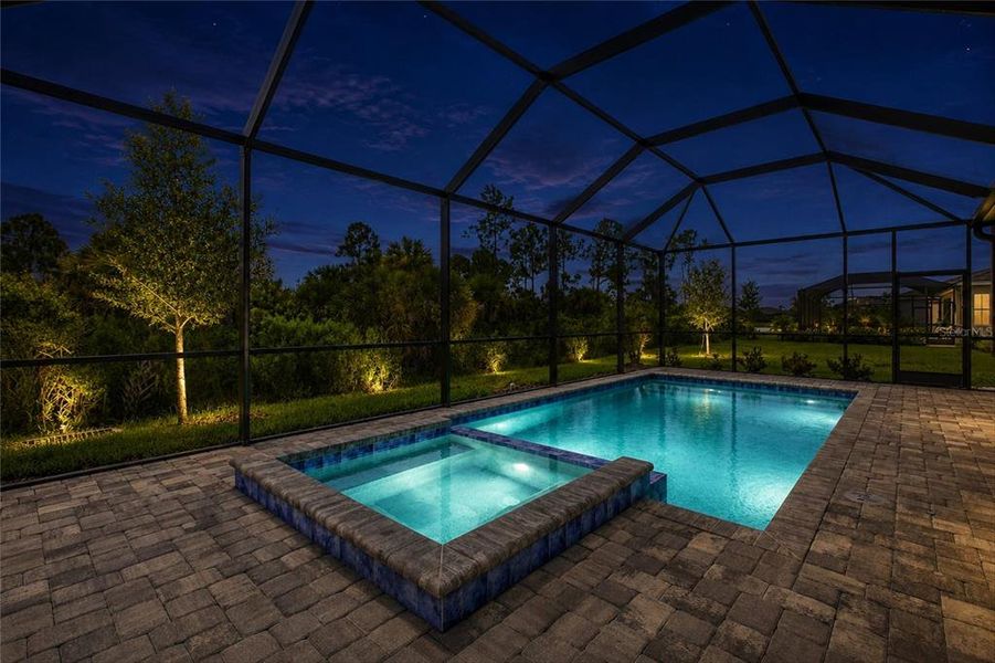 Exterior details and patio area of a home in , Venice (Image 4).
