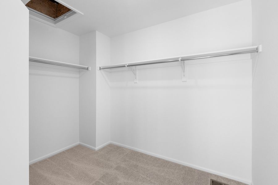 Spacious, unfurnished interior of a new home in The Cottages Collection at Ridgeline Vista, Brighton (Image 16).
