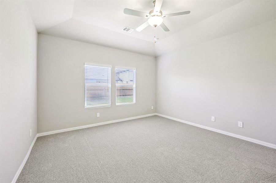 Photo is not of the actual home, but is an inspirational photo of builder’s model home and may depict options, furnishings, and/or decorator features that are not included. Photo is not of the actual home, but is an inspirational photo of builder’s model home and may depict options, furnishings, and/or decorator features that are not included.