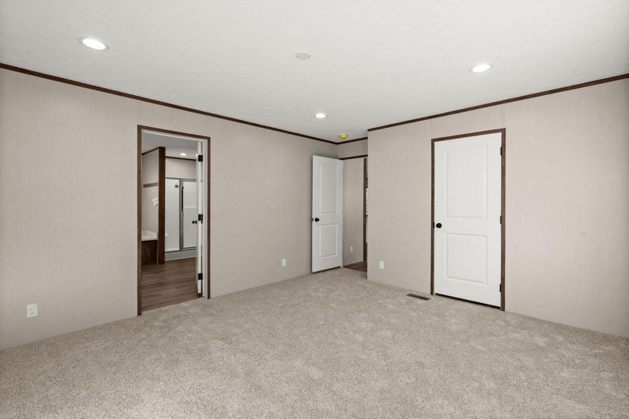 Spacious, unfurnished interior of a new home in , Cottageville (Image 27).