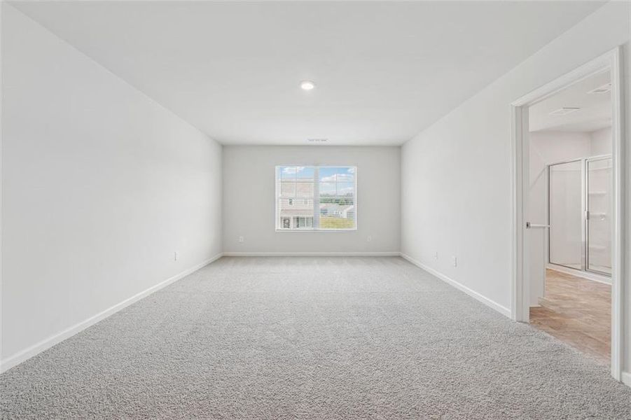Spacious, unfurnished interior of a new home in , Dallas (Image 29).