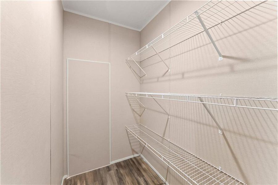 Spacious, unfurnished interior of a new home in , Homer (Image 31).