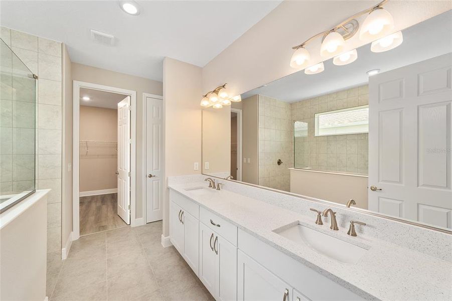 Furnished interior view inside a new home in , Ocala (Image 15).