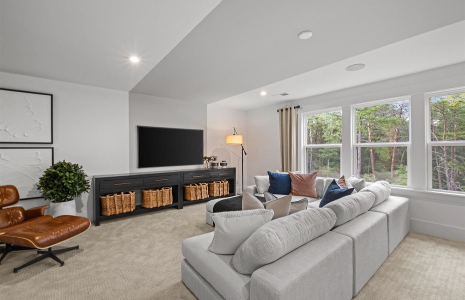 Representative furnished interior of a home built from the Stonegate by Pulte Homes in The Retreat at Carolina Ridge, Harrisburg (Image 41).