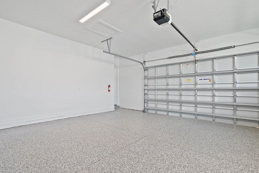 Spacious, unfurnished interior of a new home in , Palm Beach Gardens (Image 22).