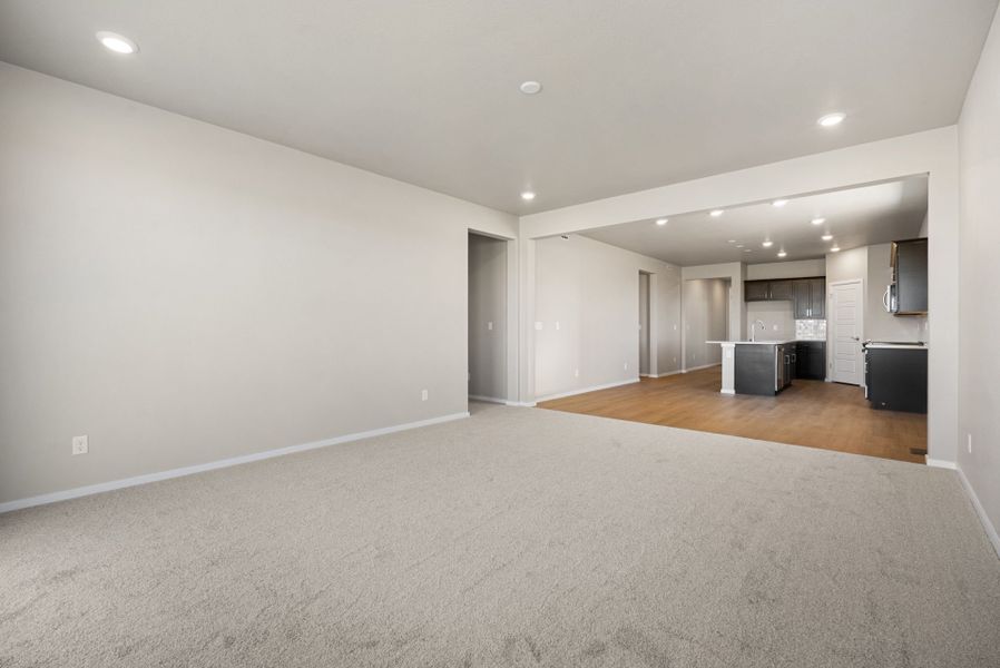 Spacious, unfurnished interior of a new home in Wolf Creek Run West, Strasburg (Image 16).