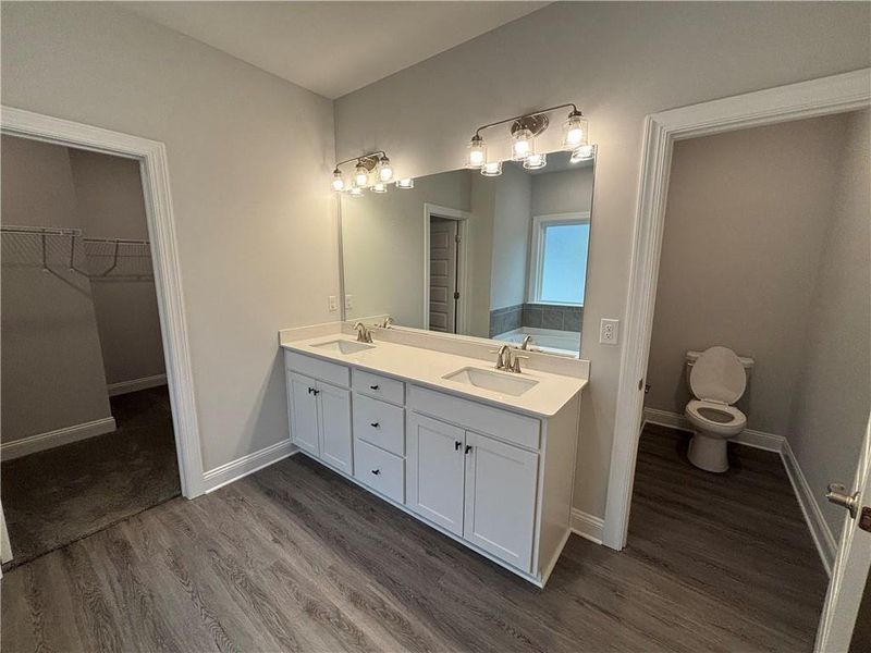 Furnished interior view inside a new home in Tuscany Hills, Douglasville (Image 10). Furnished interior view inside a new home in Tuscany Hills, Douglasville (Image 10).