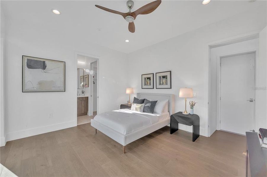 Furnished interior view inside a new home in , Sarasota (Image 50).