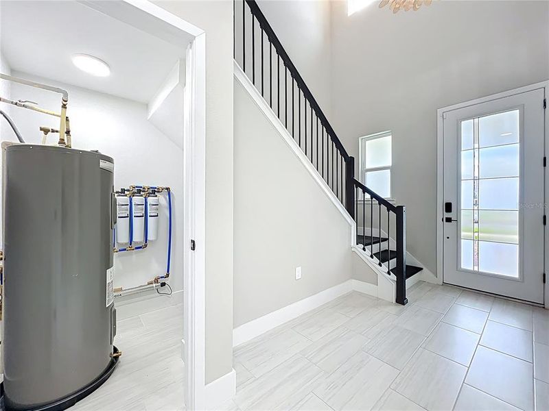 Spacious, unfurnished interior of a new home in , Winter Garden (Image 56).