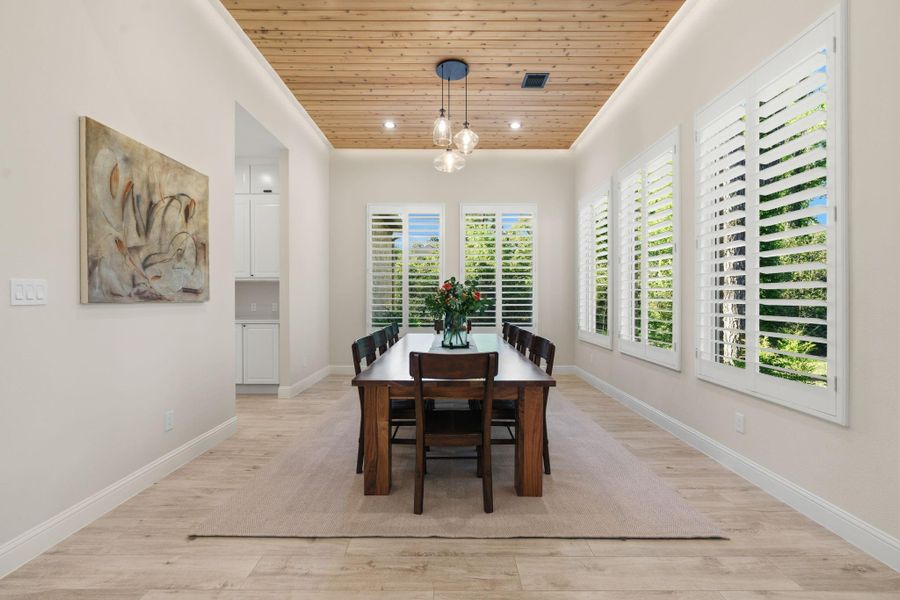 Furnished interior view inside a new home in , Tomball (Image 13).