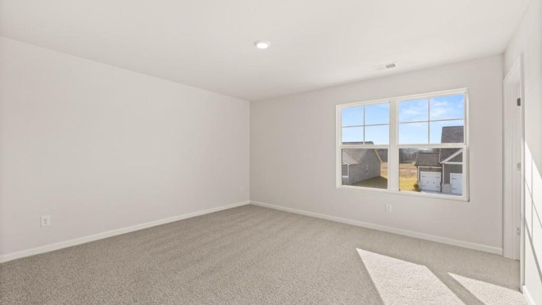 Spacious, unfurnished interior of a new home in Fairway 17 at Mirror Lake, Villa Rica (Image 25).
