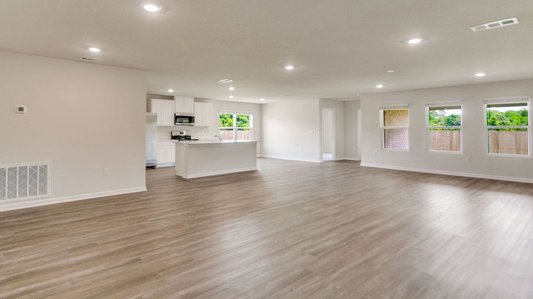 Spacious, unfurnished interior of a new home in The Enclave at Bar W Ranch, Baker (Image 17).