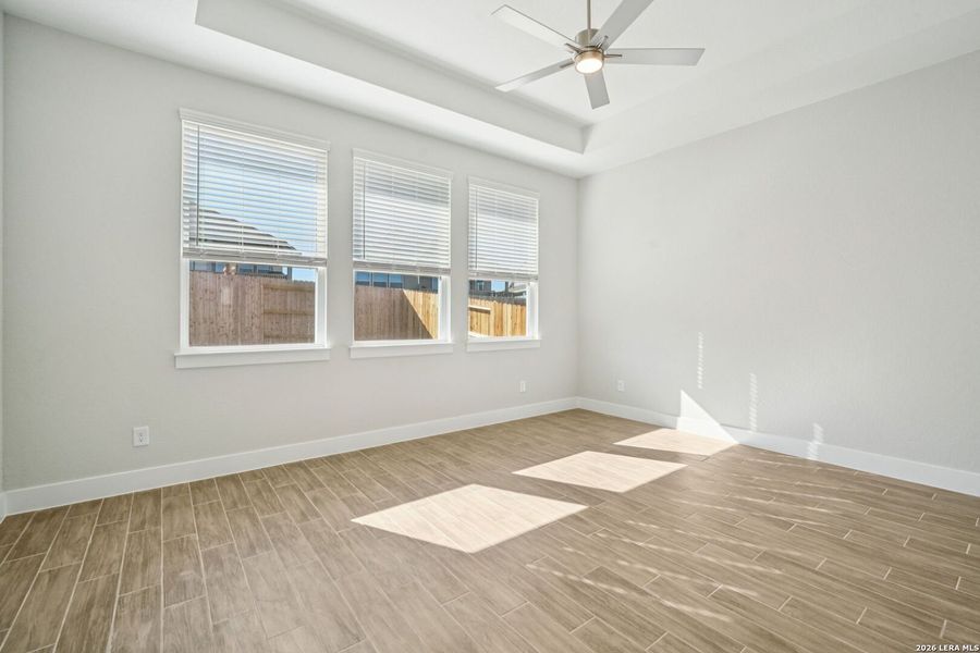 Spacious, unfurnished interior of a new home in Meyer Ranch, New Braunfels (Image 14).