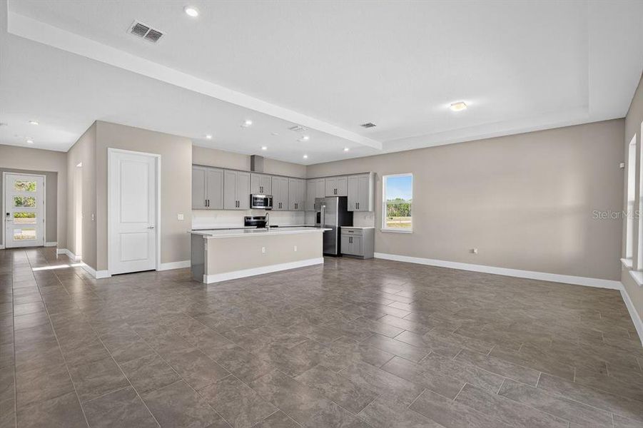 Spacious, unfurnished interior of a new home in Gray Hawk at Hole Two, Daytona Beach (Image 44).
