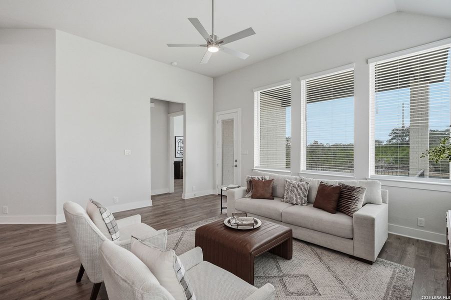 Furnished interior view inside a new home in Esperanza 50's, Boerne (Image 32).