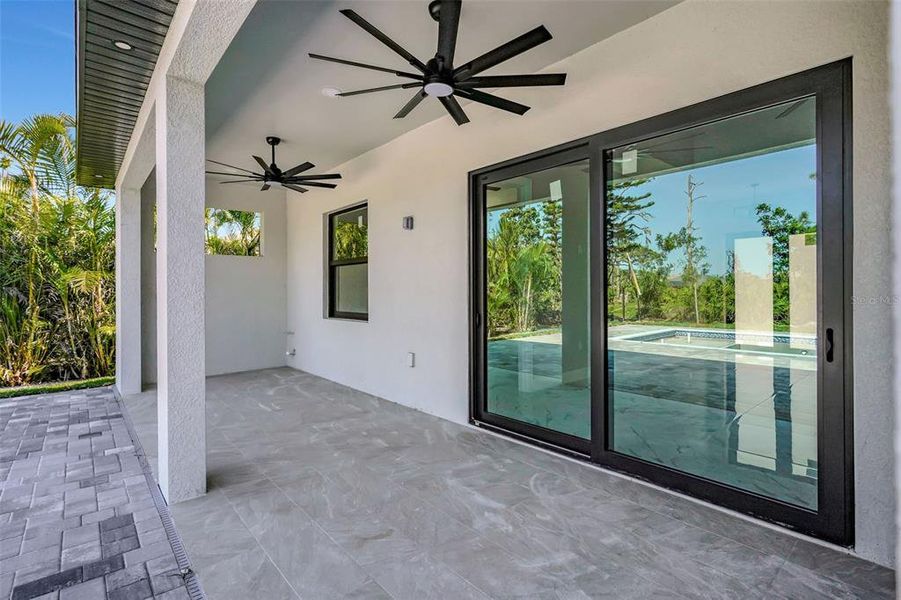 Spacious, unfurnished interior of a new home in , Rotonda West (Image 19).