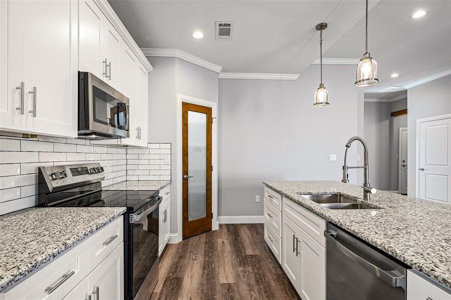 Furnished interior view inside a new home in , Granbury (Image 7).