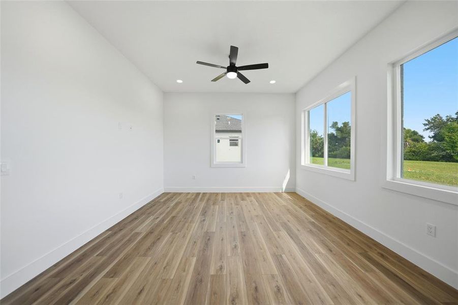 Spacious, unfurnished interior of a new home in , Punta Gorda (Image 37).