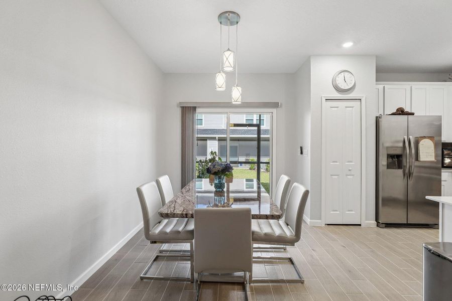 Furnished interior view inside a new home in , Middleburg (Image 24).