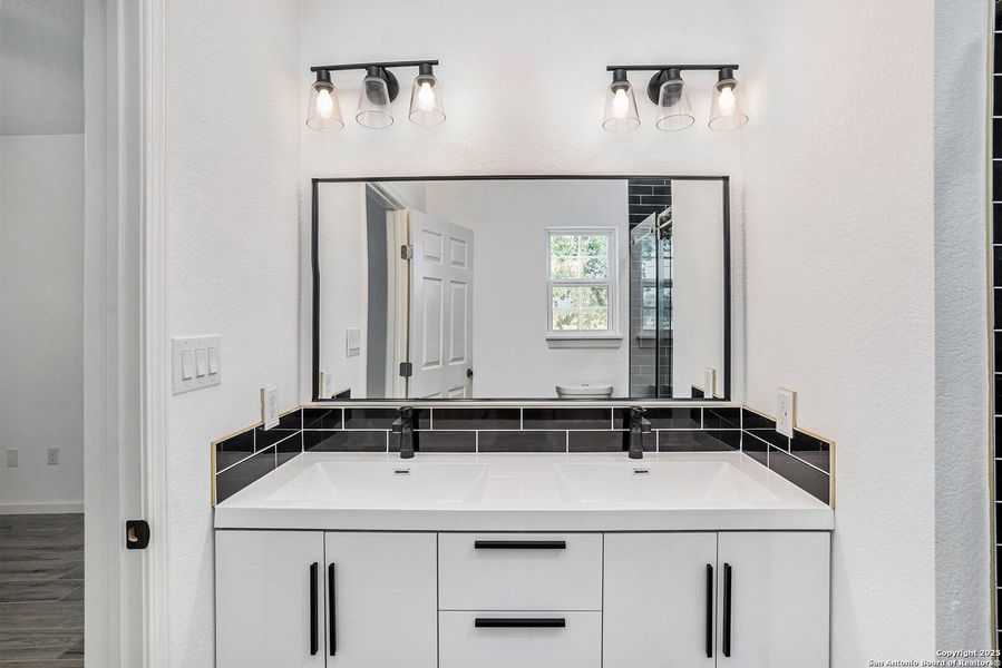 Image 24 of a home in .