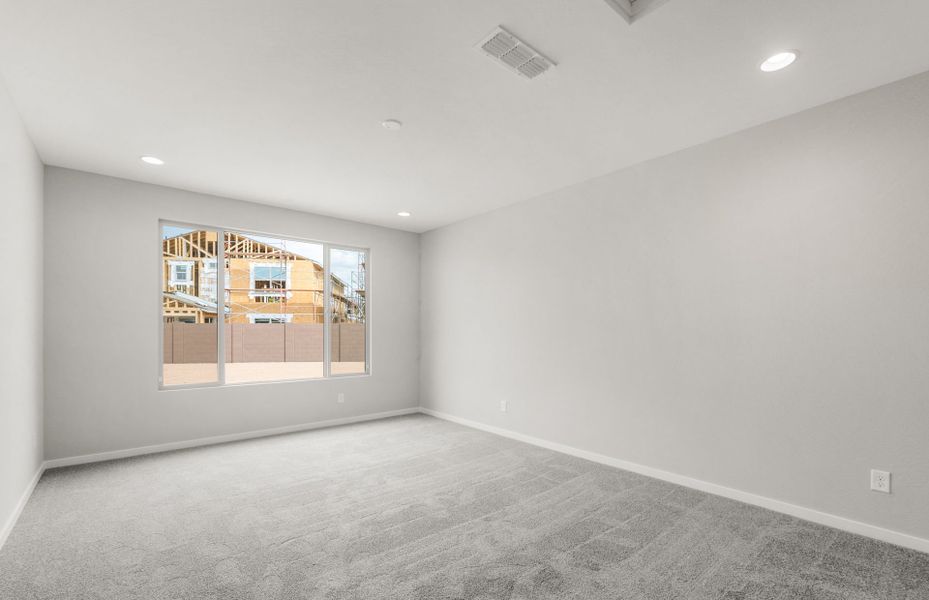 Spacious, unfurnished interior of a new home in Artisan at Asante, Surprise (Image 32).