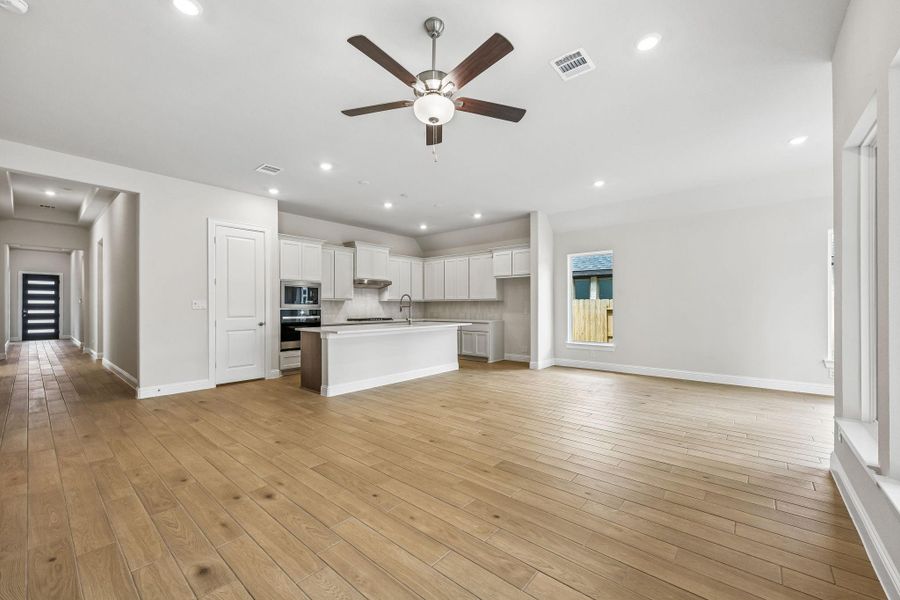 Spacious, unfurnished interior of a new home in Woodhavyn 50', Magnolia (Image 21).